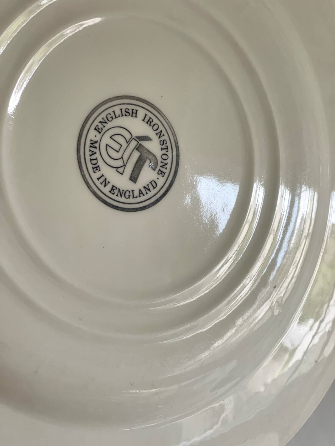 4 English dinner plates.