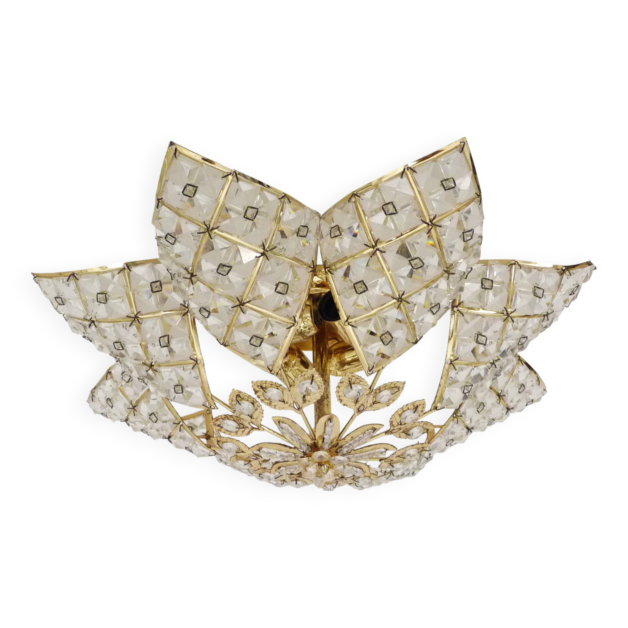 Ancien plafonnier en forme d'étoile à 4 feux en laiton, pampilles en verre. Années 80