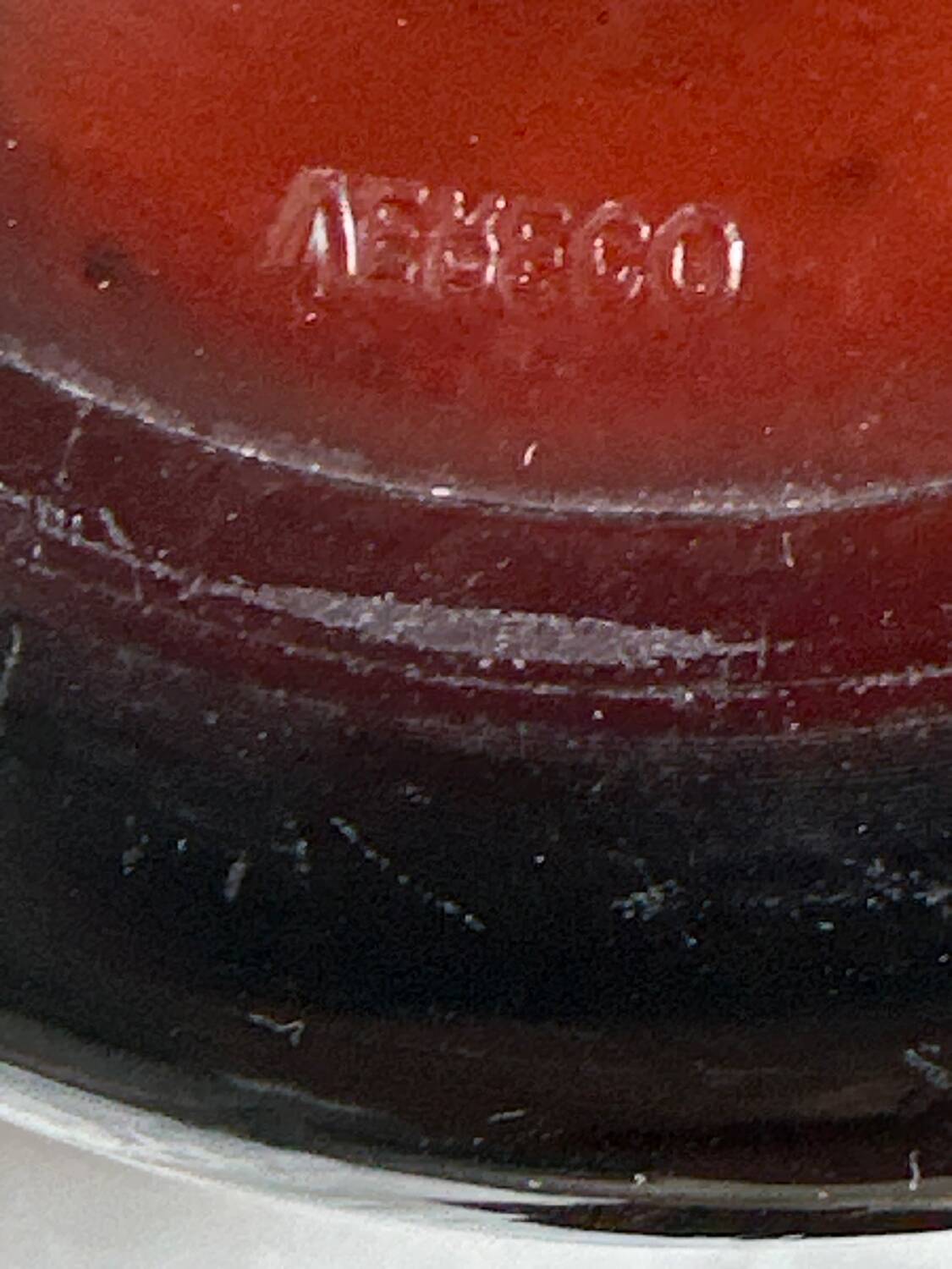 Pichet Vereco en verre ambré