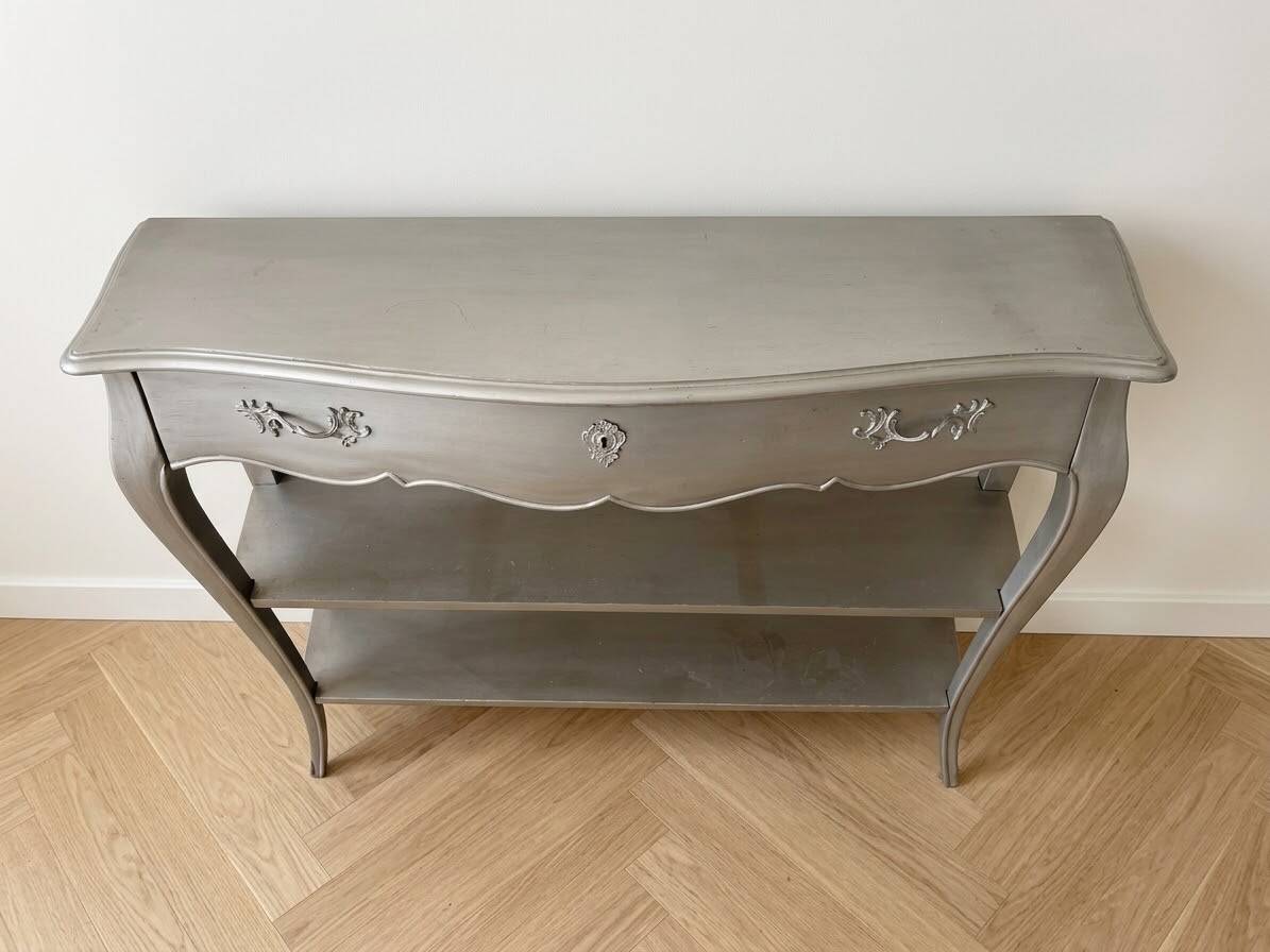 Silver Amadeus console