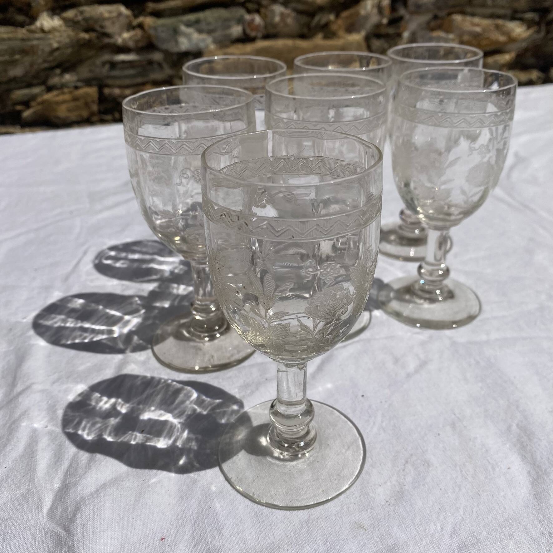 Verres  à pieds 12 cm gravure feuillage