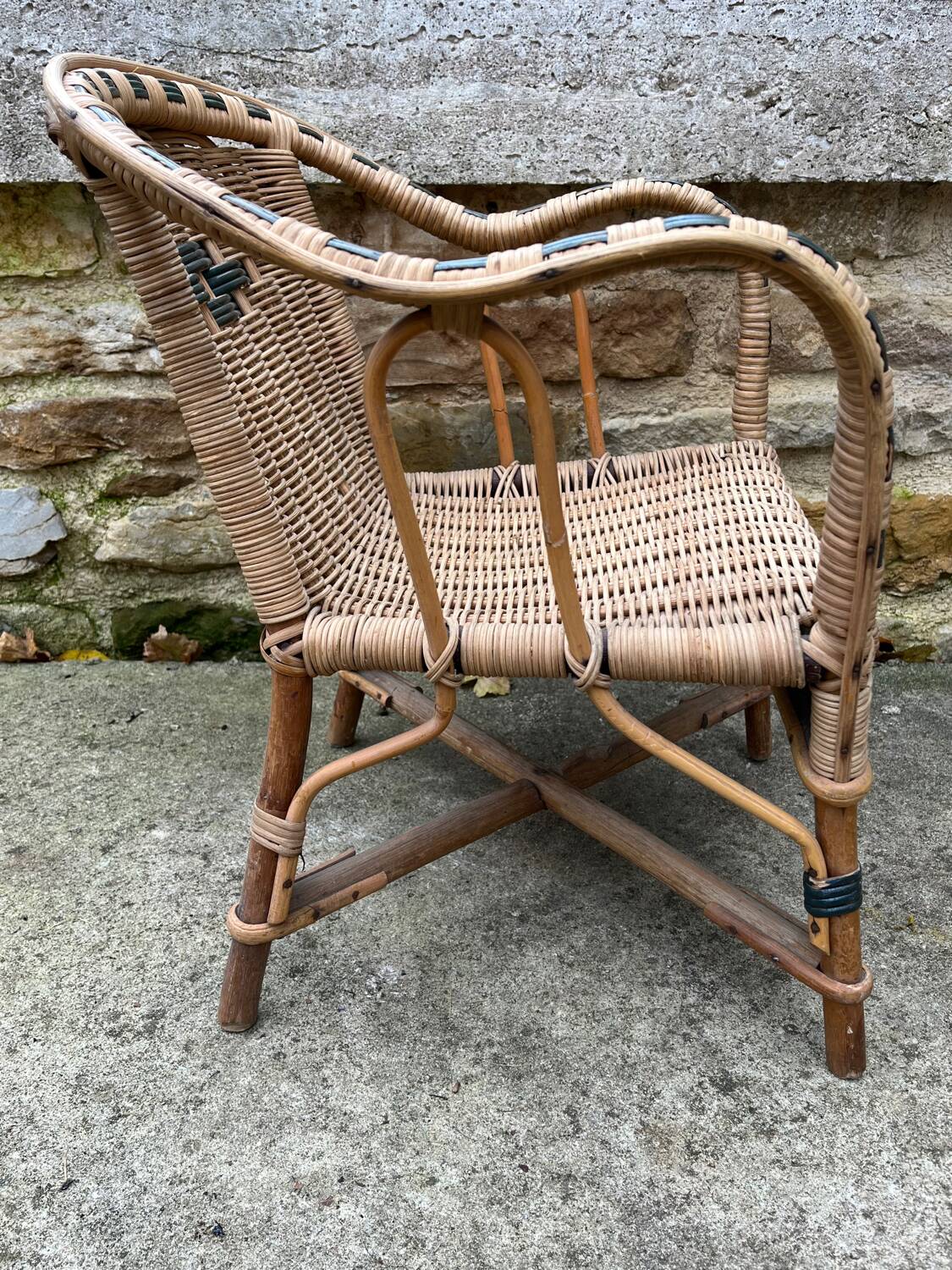 Fauteuil en rotin enfant vintage