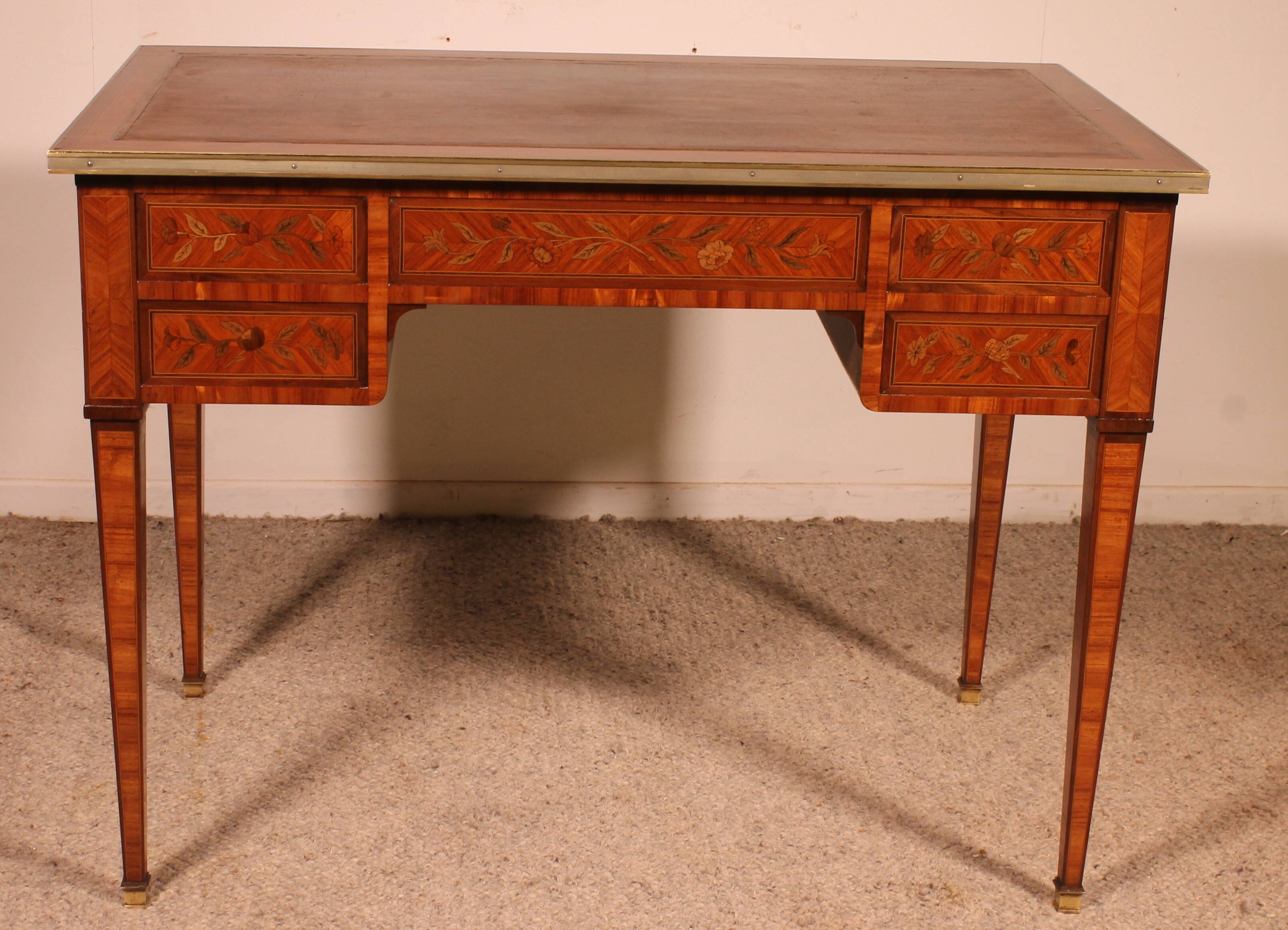 Bureau Plat Louis XVI En Bois De Rose