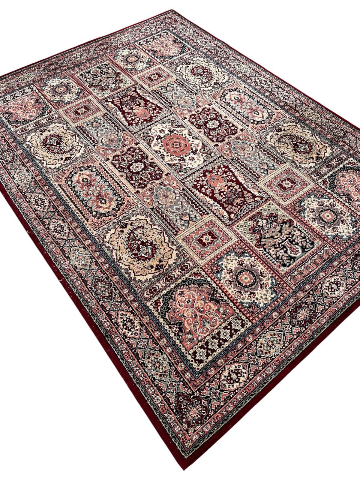Oriental style rug 230cm x 170cm