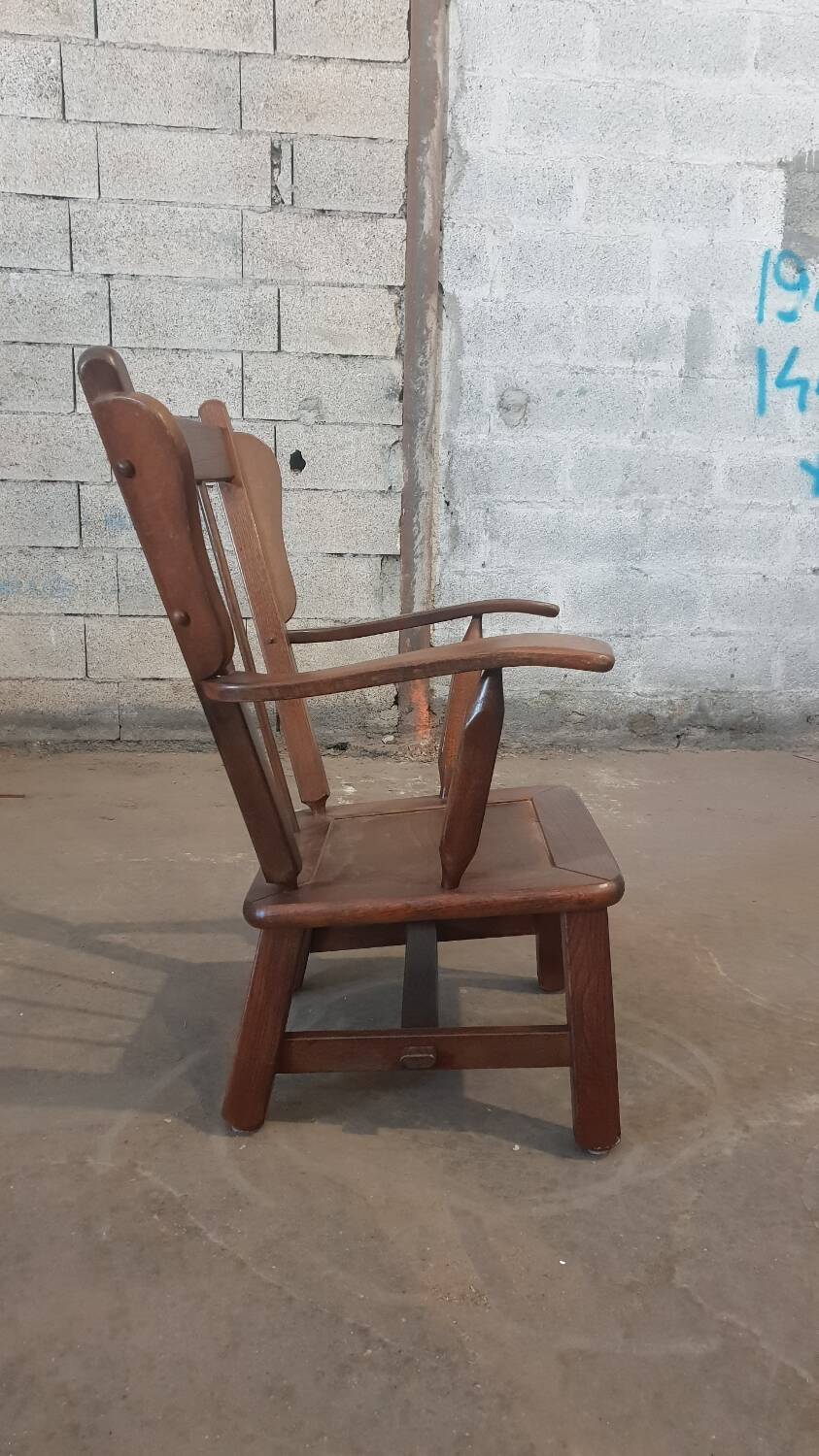 Paire de fauteuils en chêne brutaliste 1970