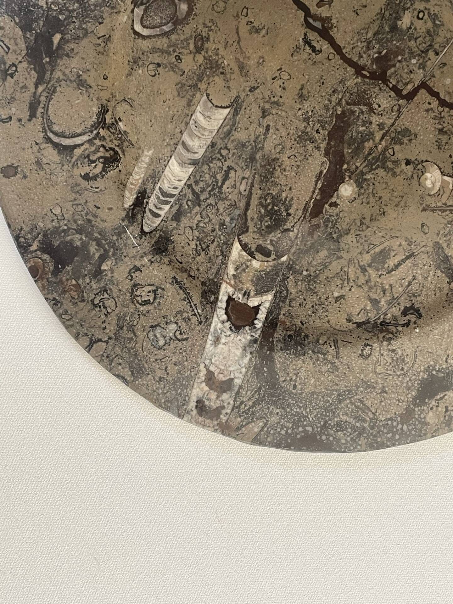 Round plate, fossil marble catch-all 35cm
