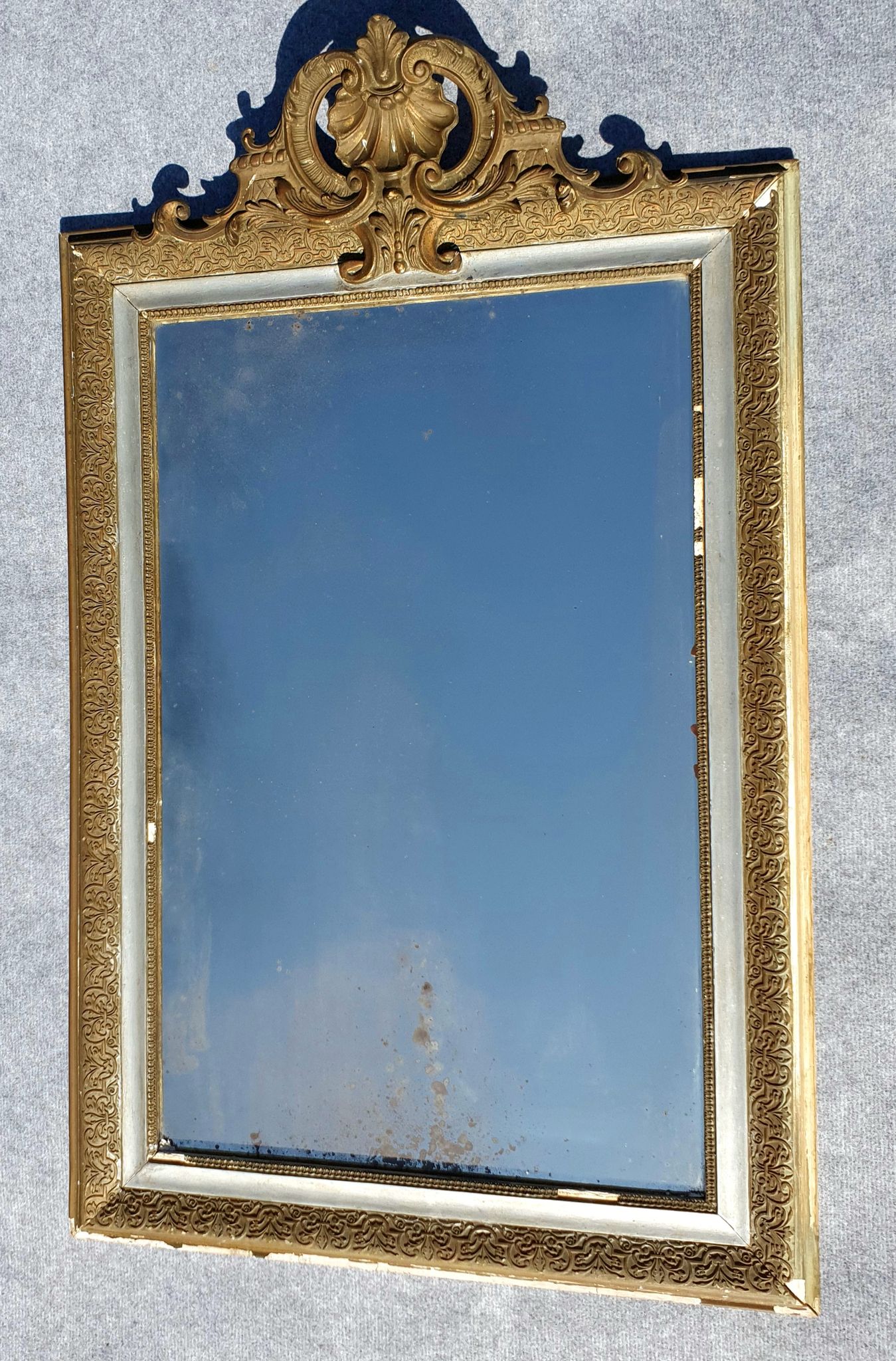 Miroir à fronton or et argent 71x115cm