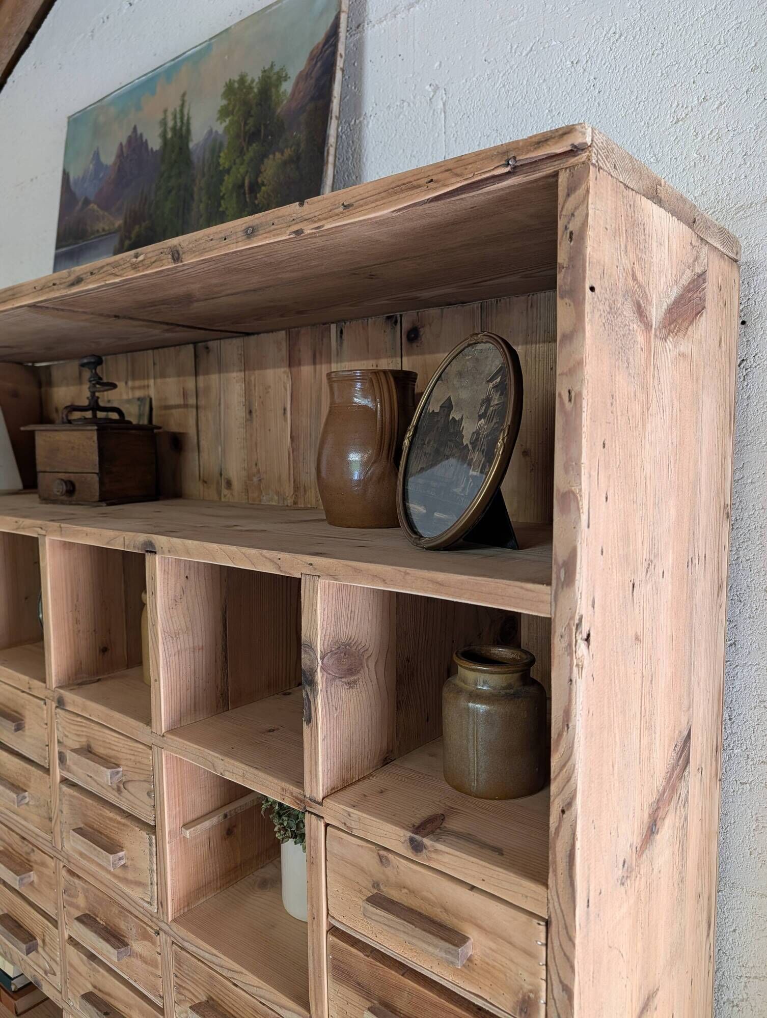 Ancien meuble d'atelier