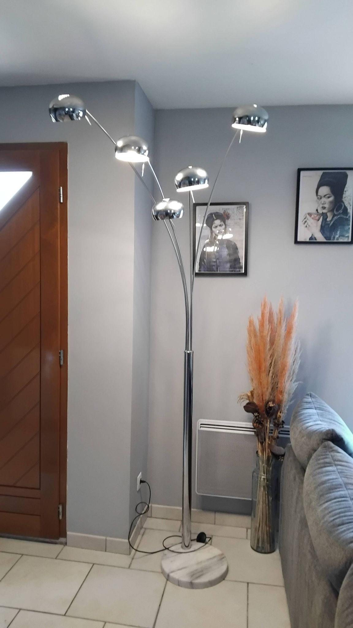 Lily of the valley floor lamp with 5 branches, vintage Italian design.