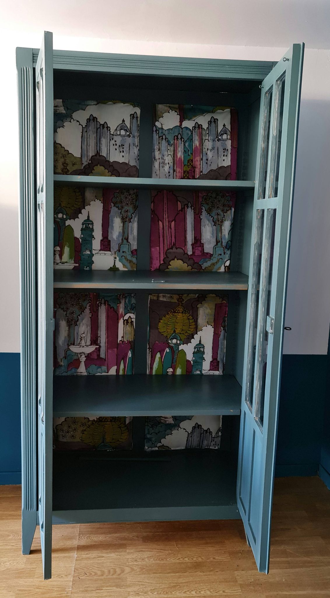 Parisian wardrobe glazed color inchyra blue