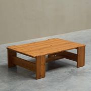 Table basse architecturale en pin massif années 1970