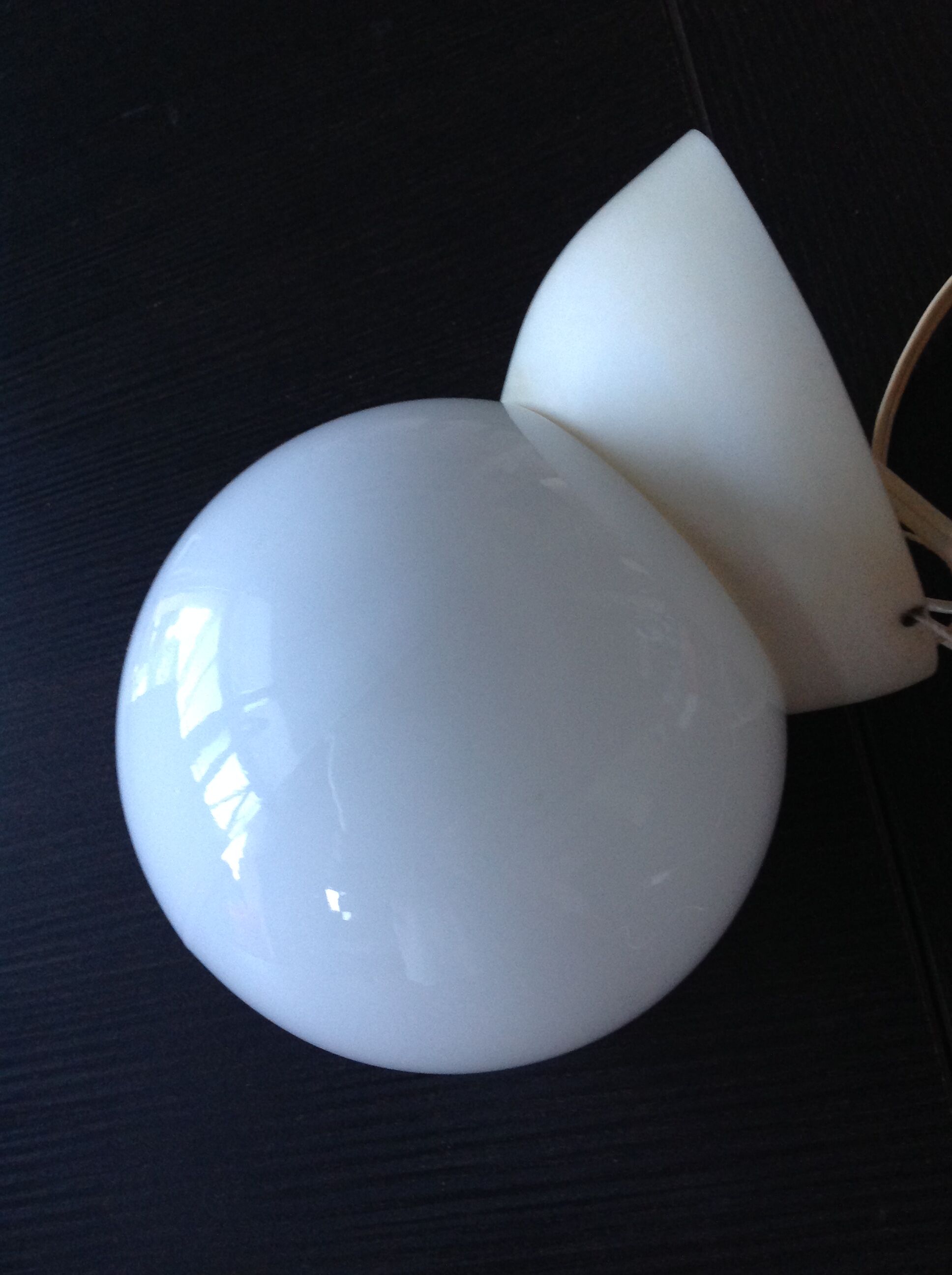 Applique globe vintage en opaline blanche années 60, 70
