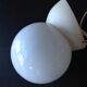 Applique globe vintage en opaline blanche années 60, 70