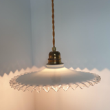 Fine white opaline suspension