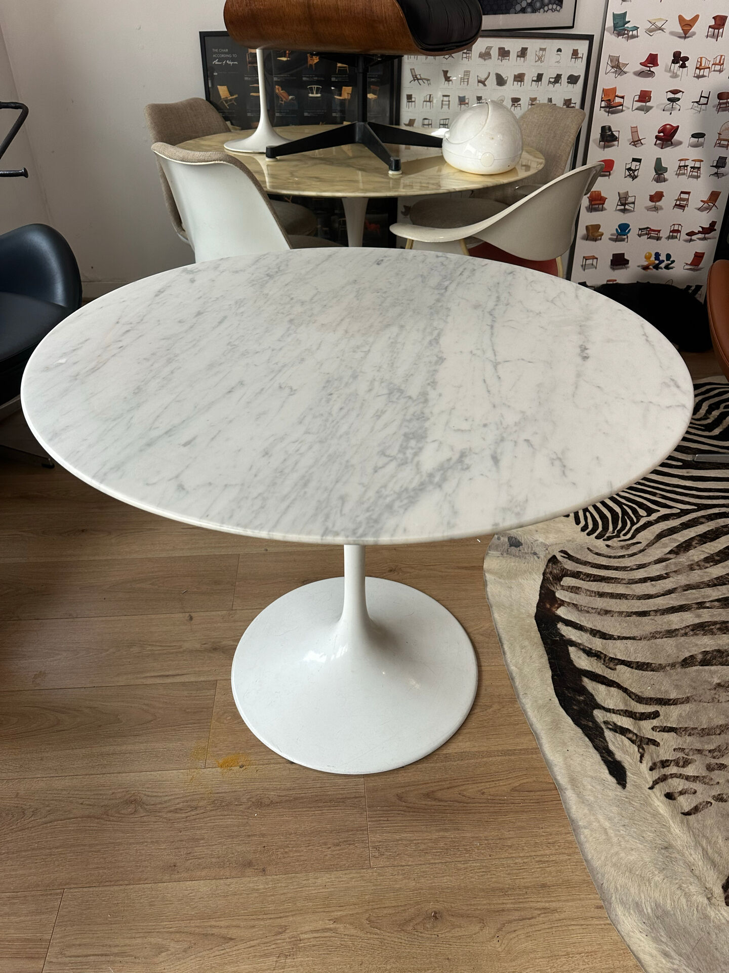 Table à manger tulipe Eero Saarinen pour Knoll