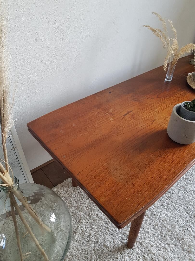 Scandinavian coffee table circa 1960 - by F. Ohlsson in teak (model Sesam, brand Tingstrom)