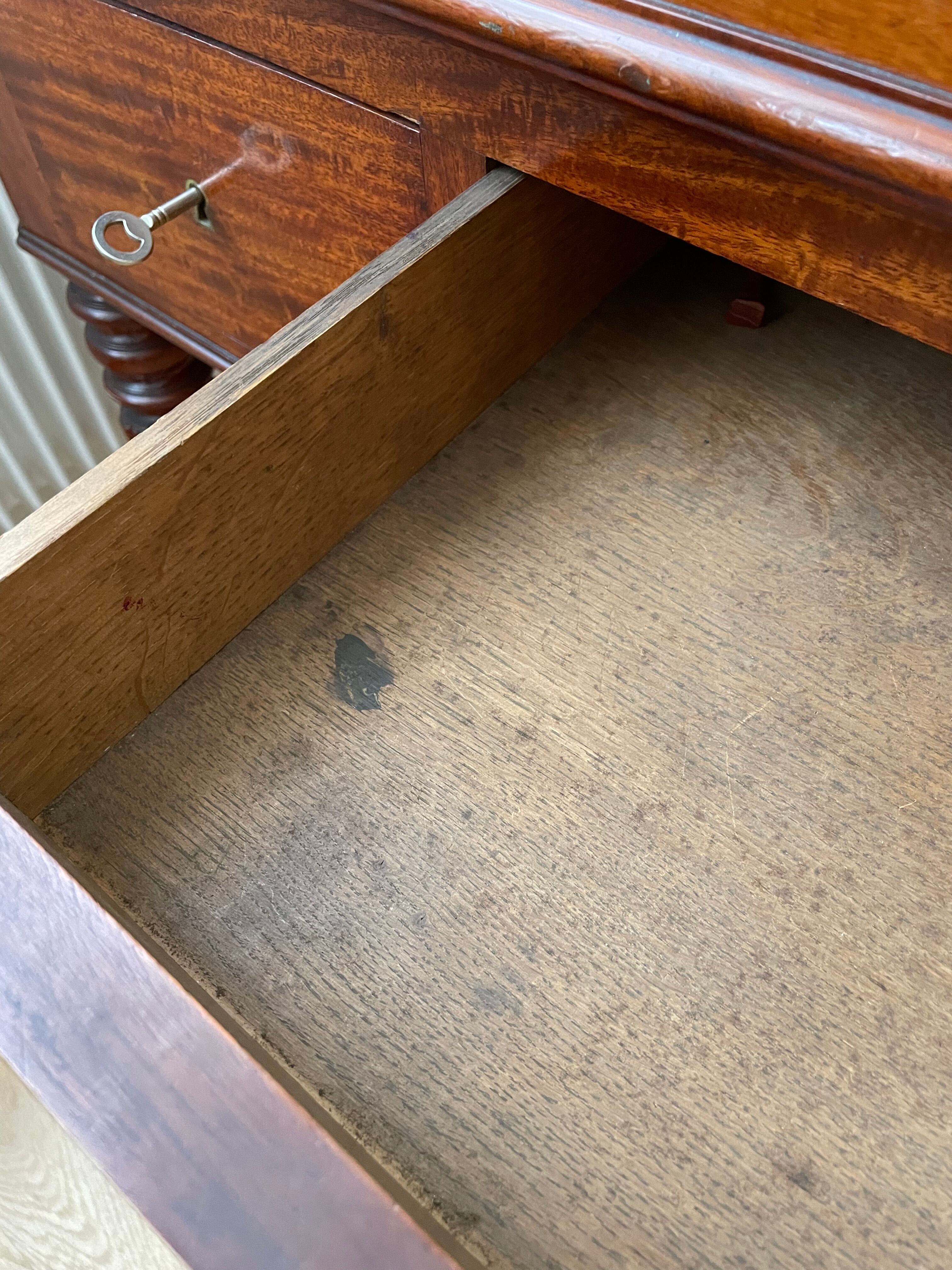 Stepped office XIXth