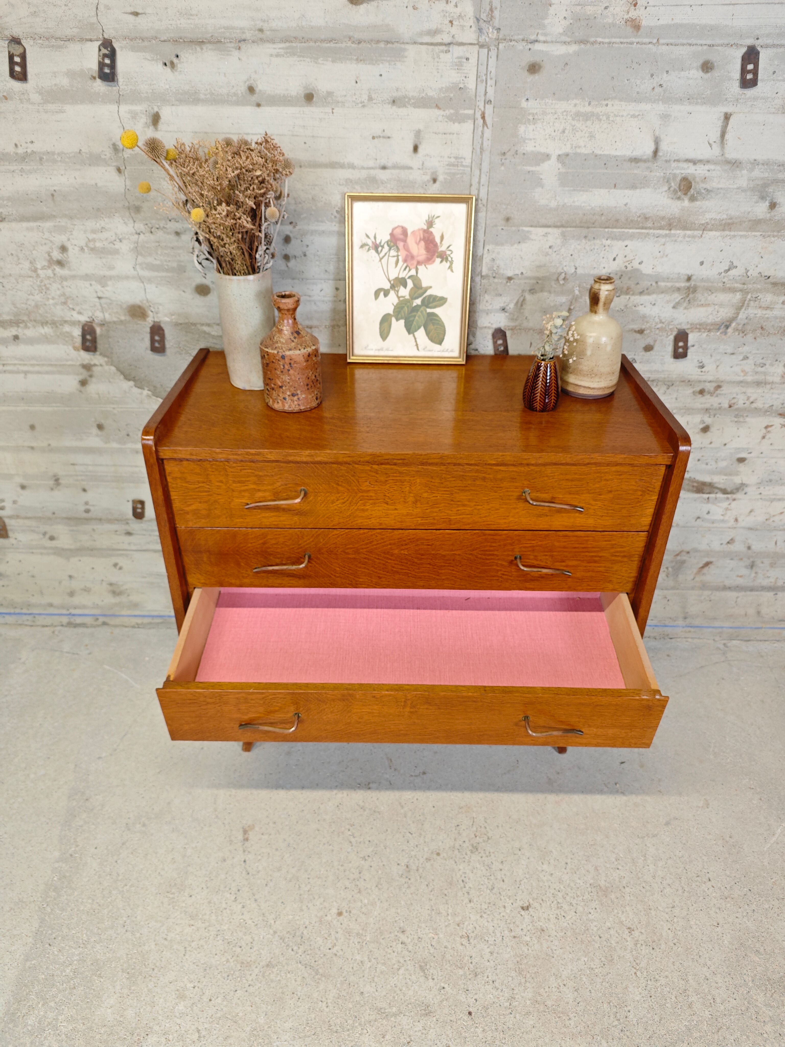 Vintage chest of drawers