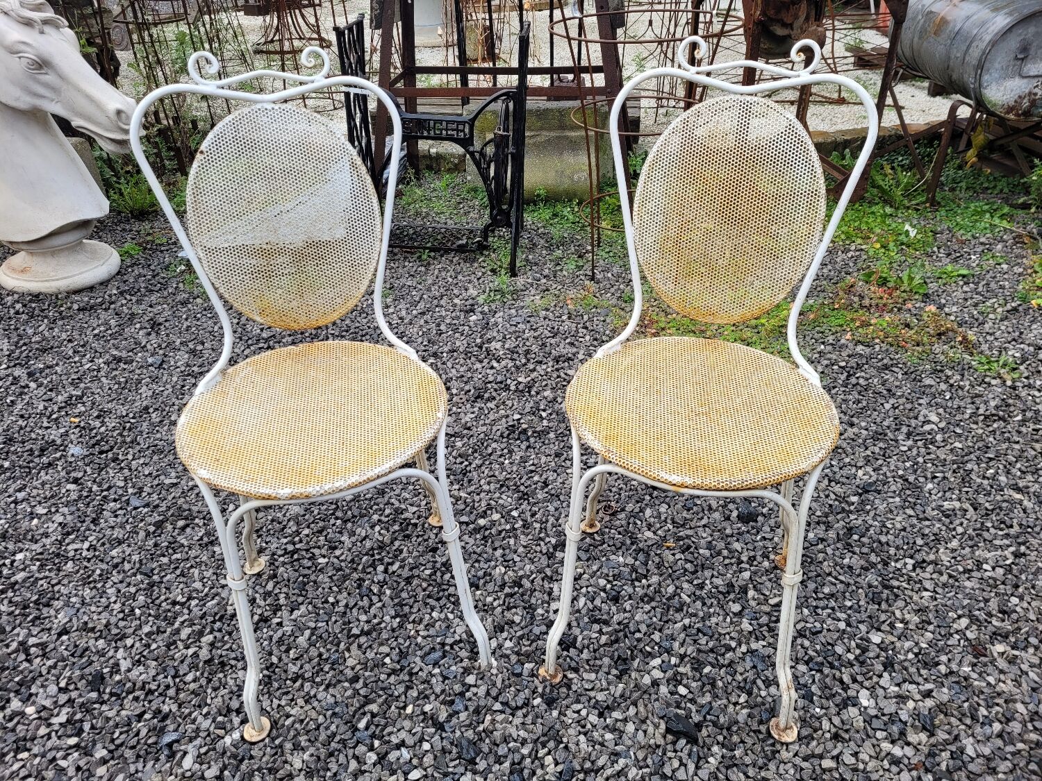 Paire de chaises de jardin en fer forgé