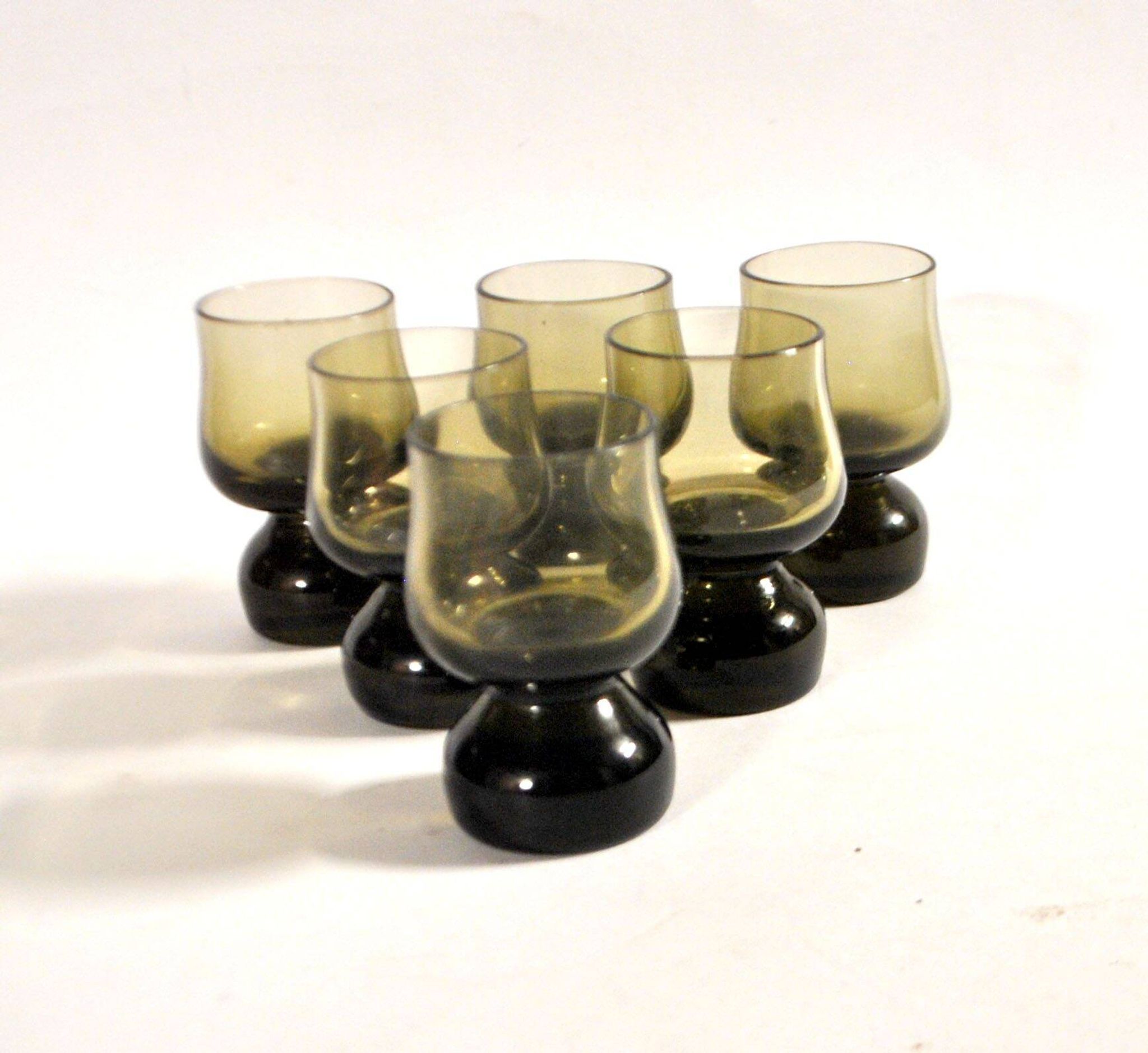 Set of 6 vintage smoked glass shot glasses from Italy, 1970-1980.