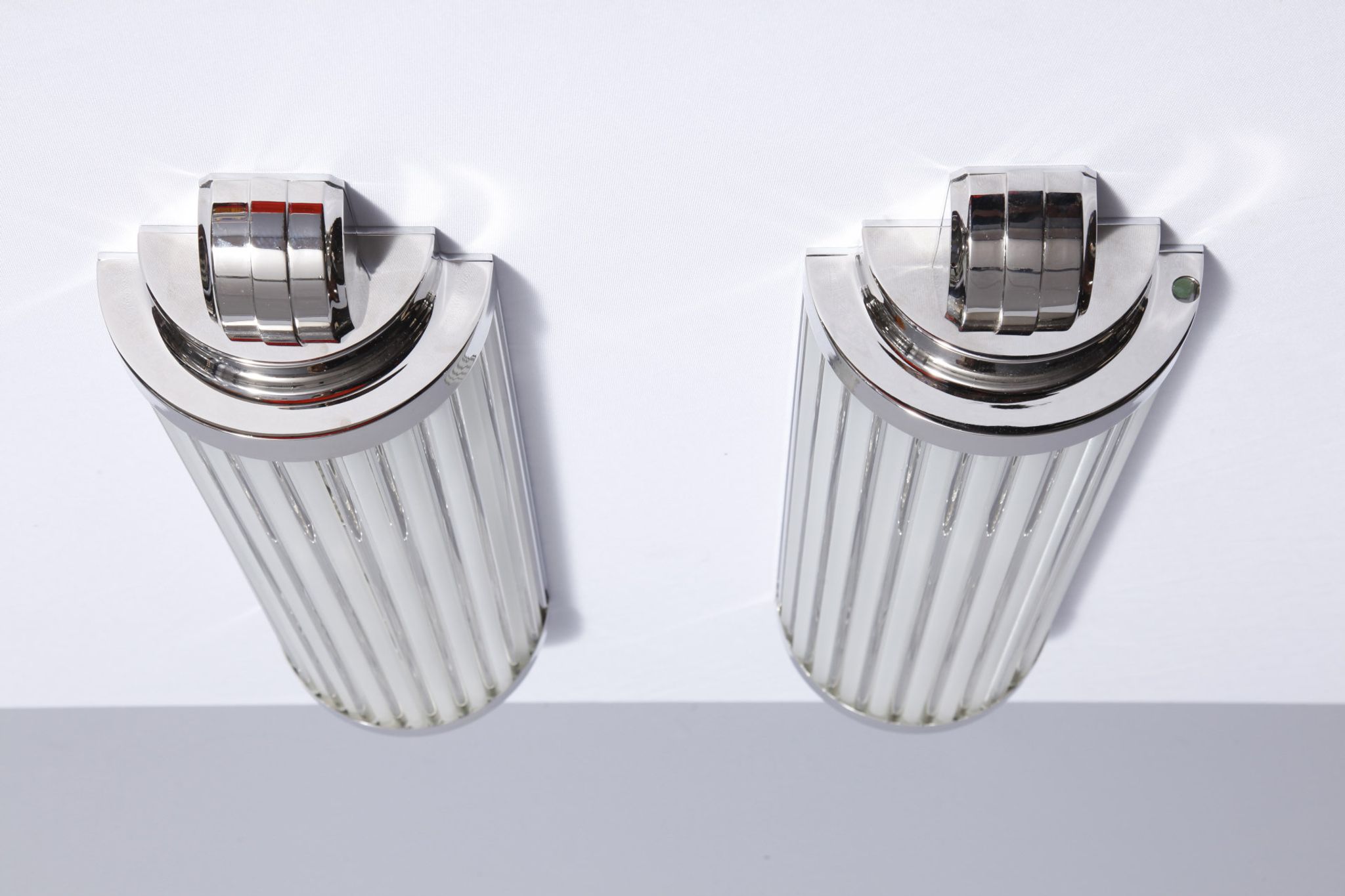 Paire d'appliques art-déco modernistes