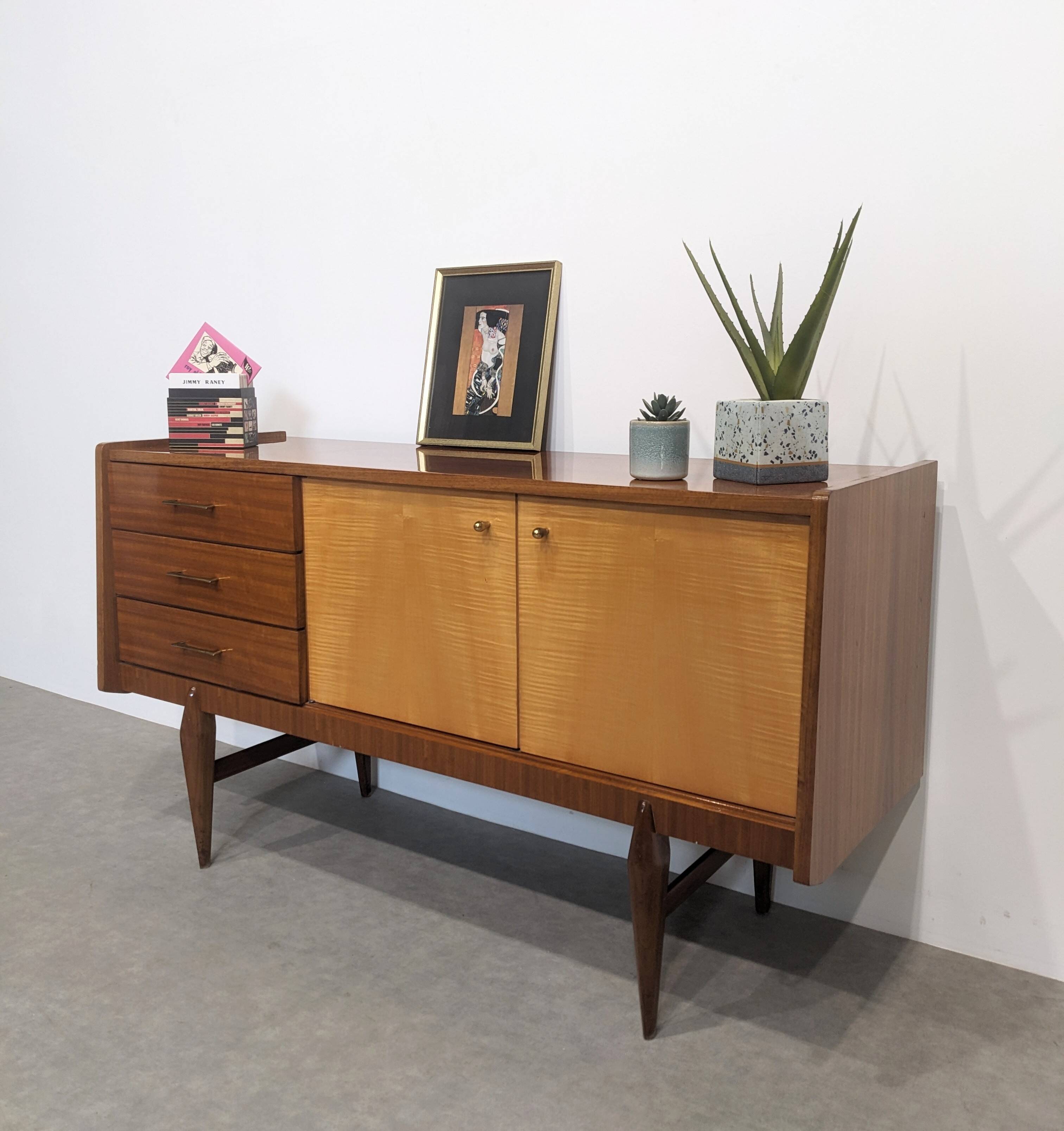 Pretty vintage sideboard