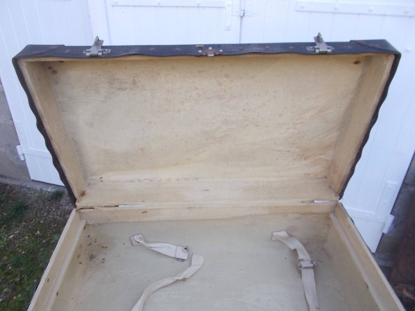 Vintage trunk suitcase