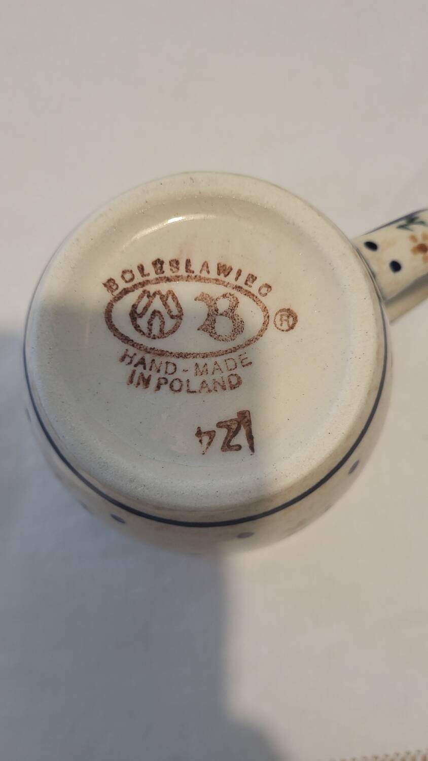 2 Vintage stoneware mugs