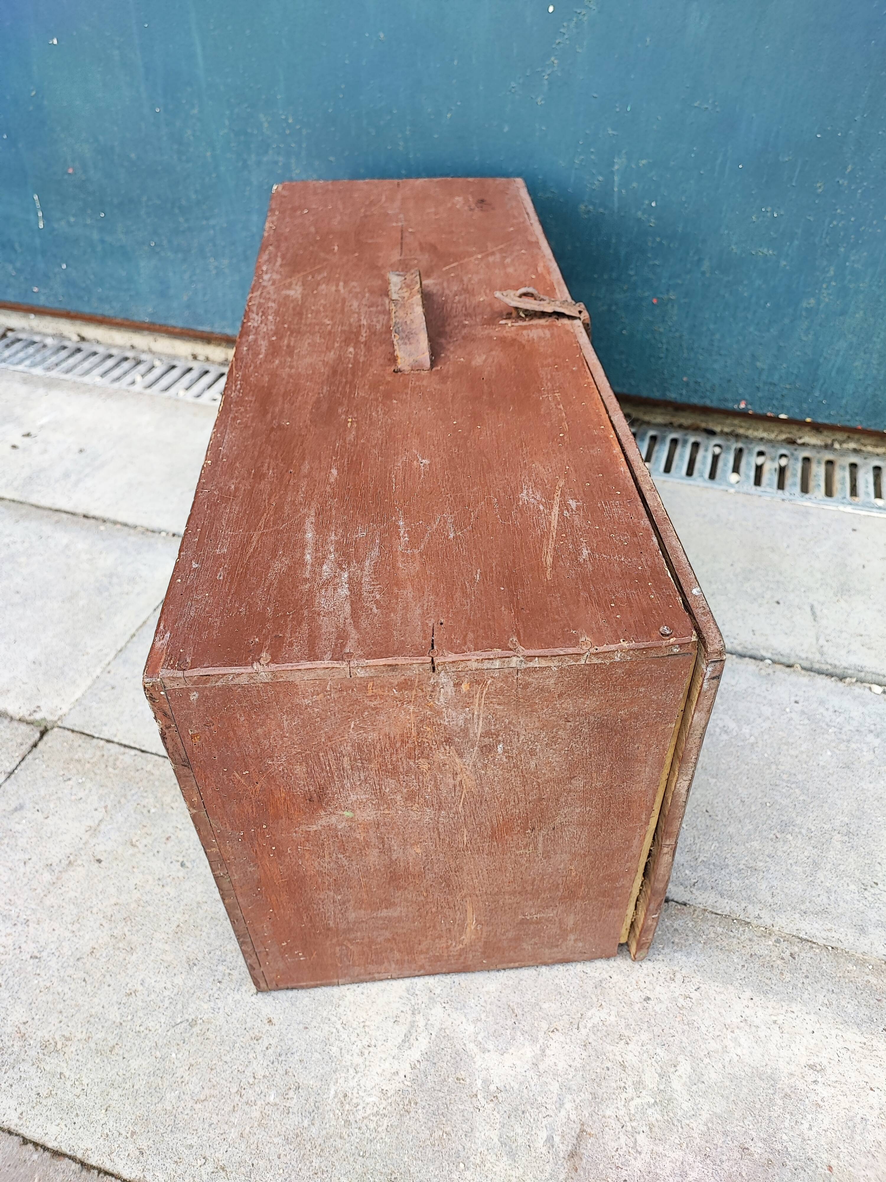 Wooden travel trunk chest