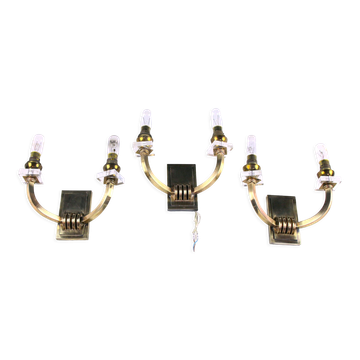 Trois appliques double laiton et lucite France Mid-Century