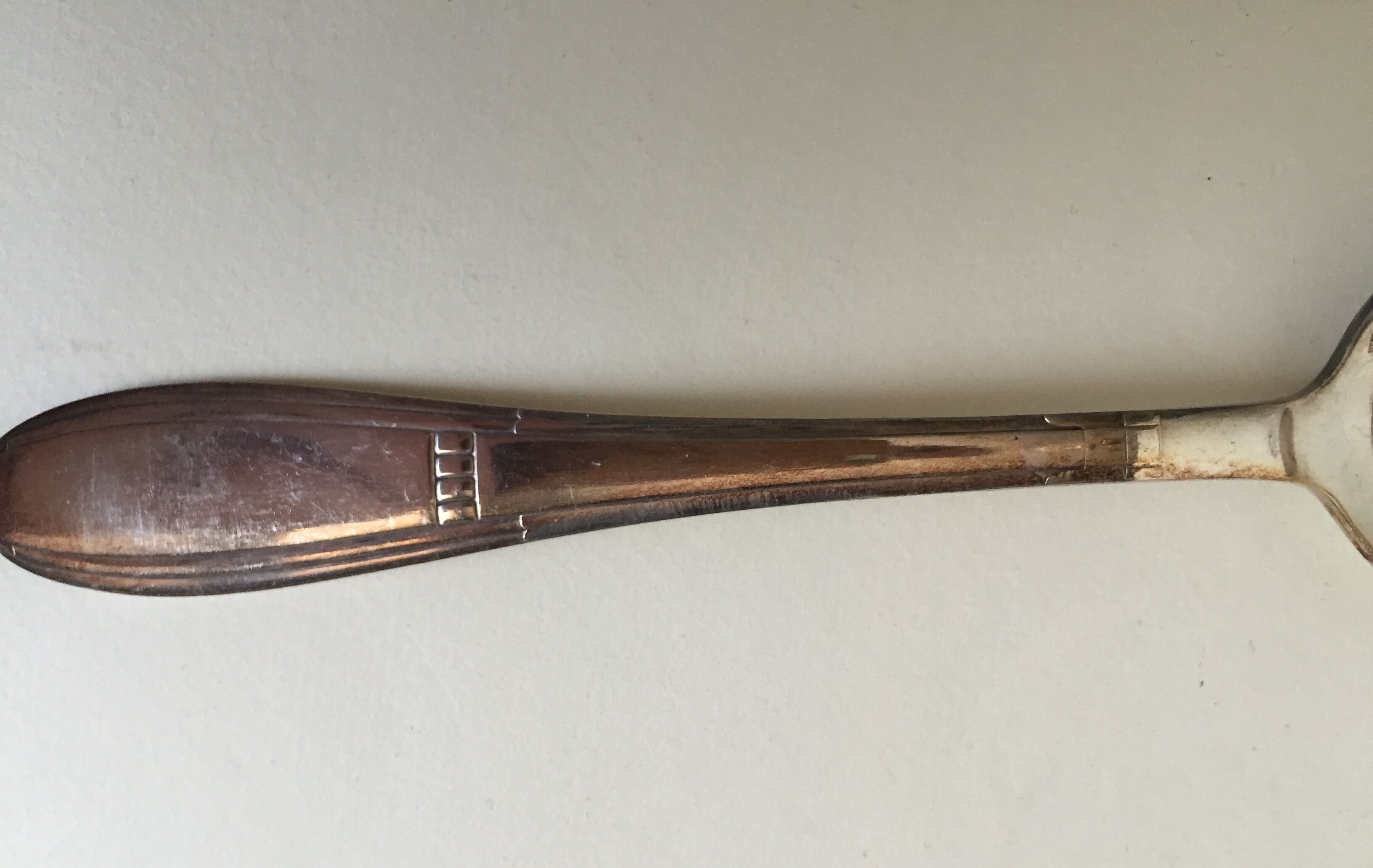 Set of six teaspoons of silver metal