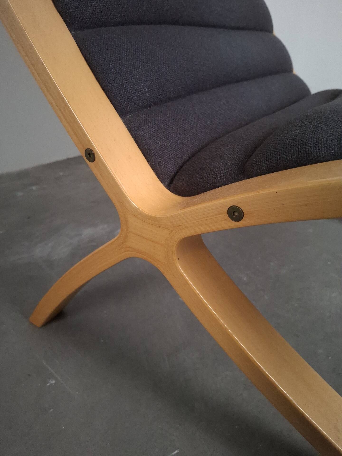 2  chaises AX  par Hvidt & Molgaad édition Fritz Hansen