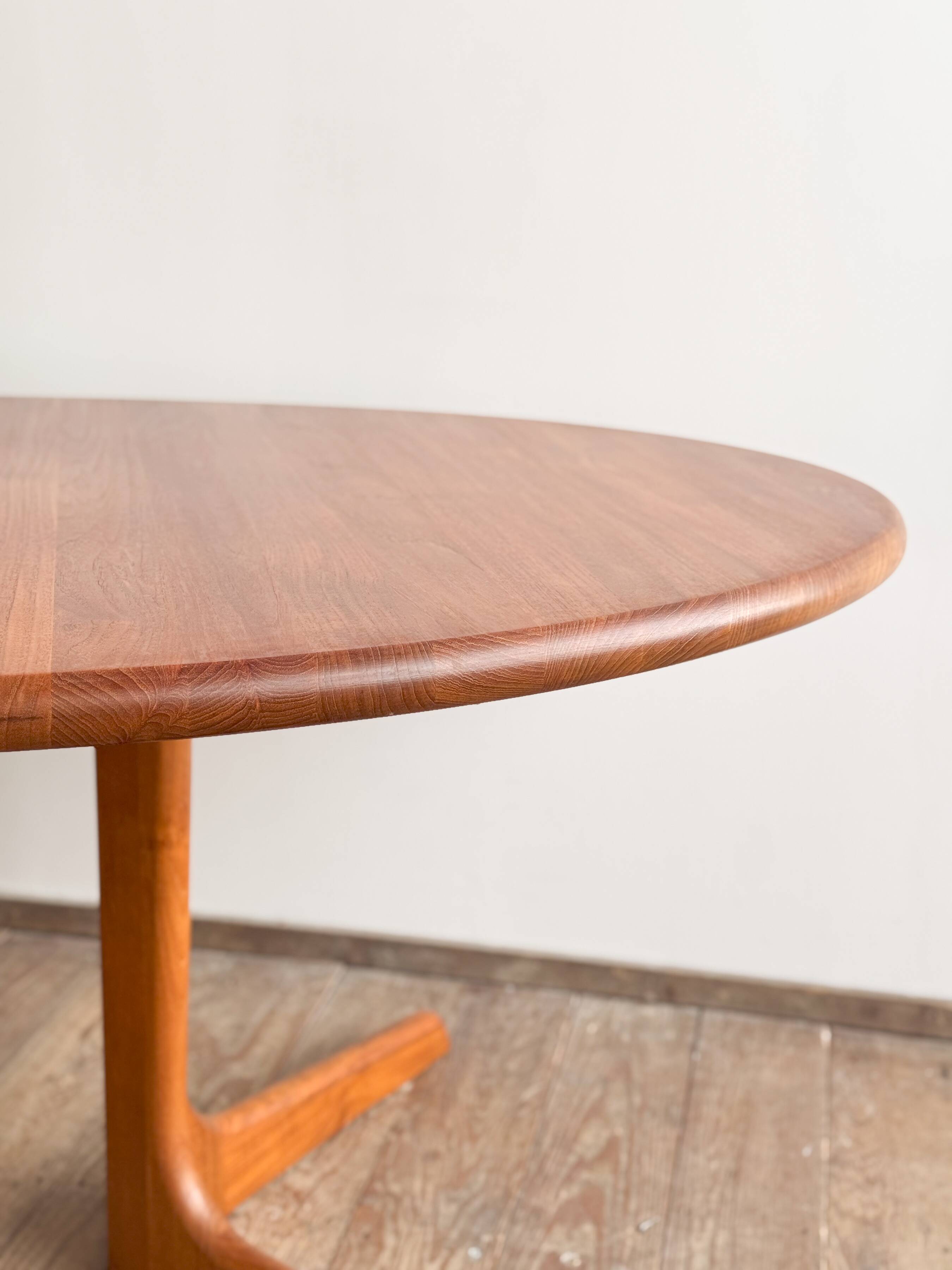 Grande table à manger scandinave vintage en teck massif, Danemark, 1970