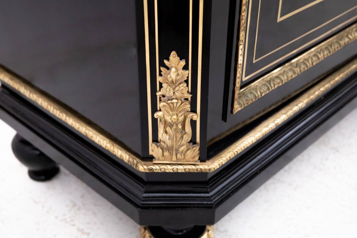 Napoleon III style chest of drawers, France, circa 1880.