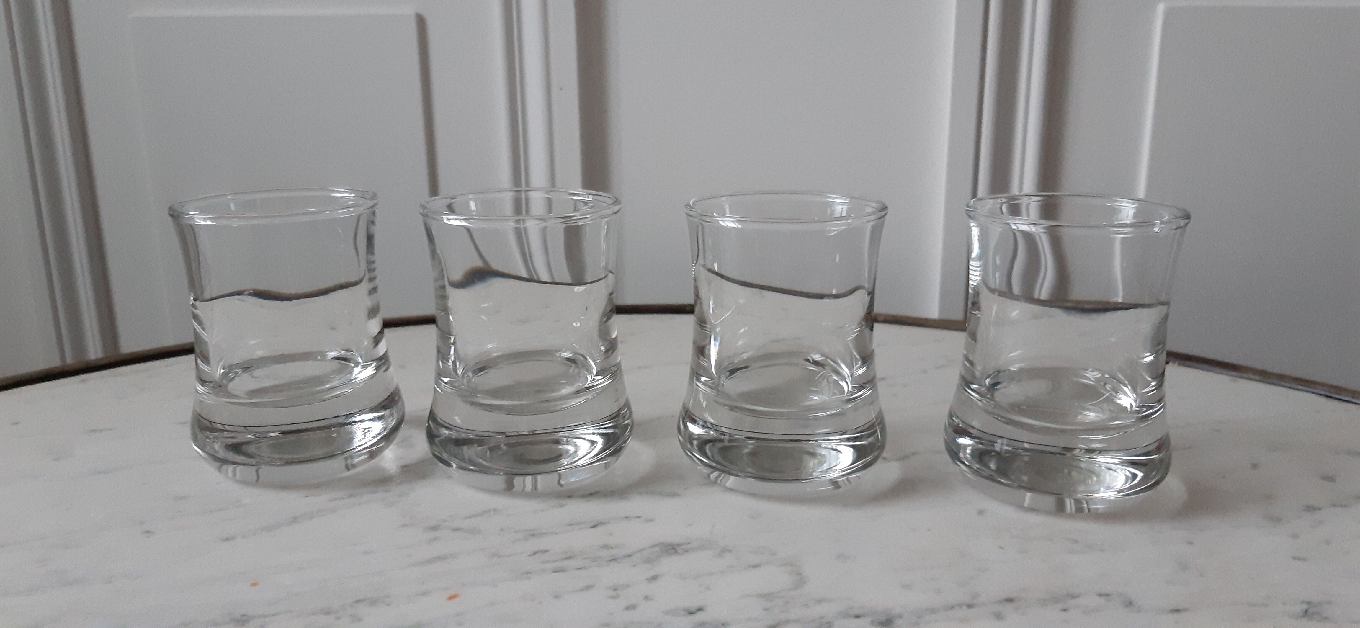 Set of 4 liquor glasses