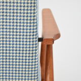 Fox chair blue hen's feet