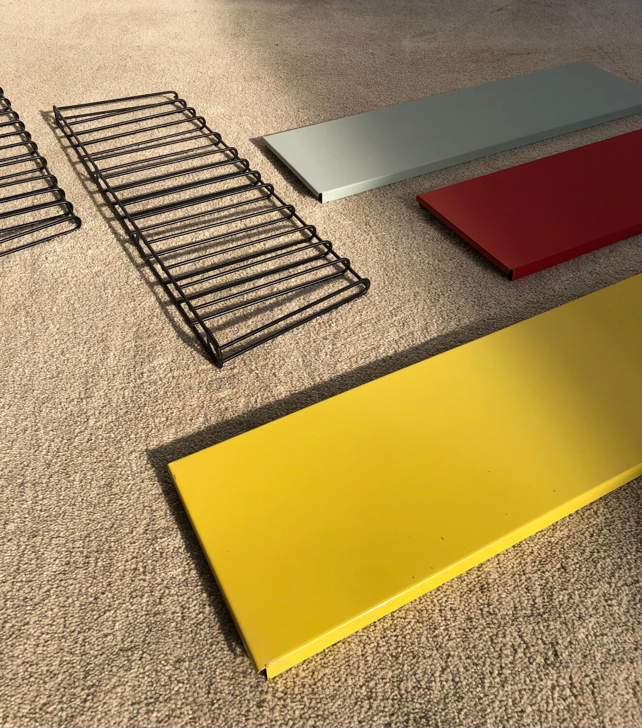 Vintage tomado holland shelf