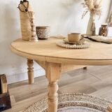 Folding coffee table