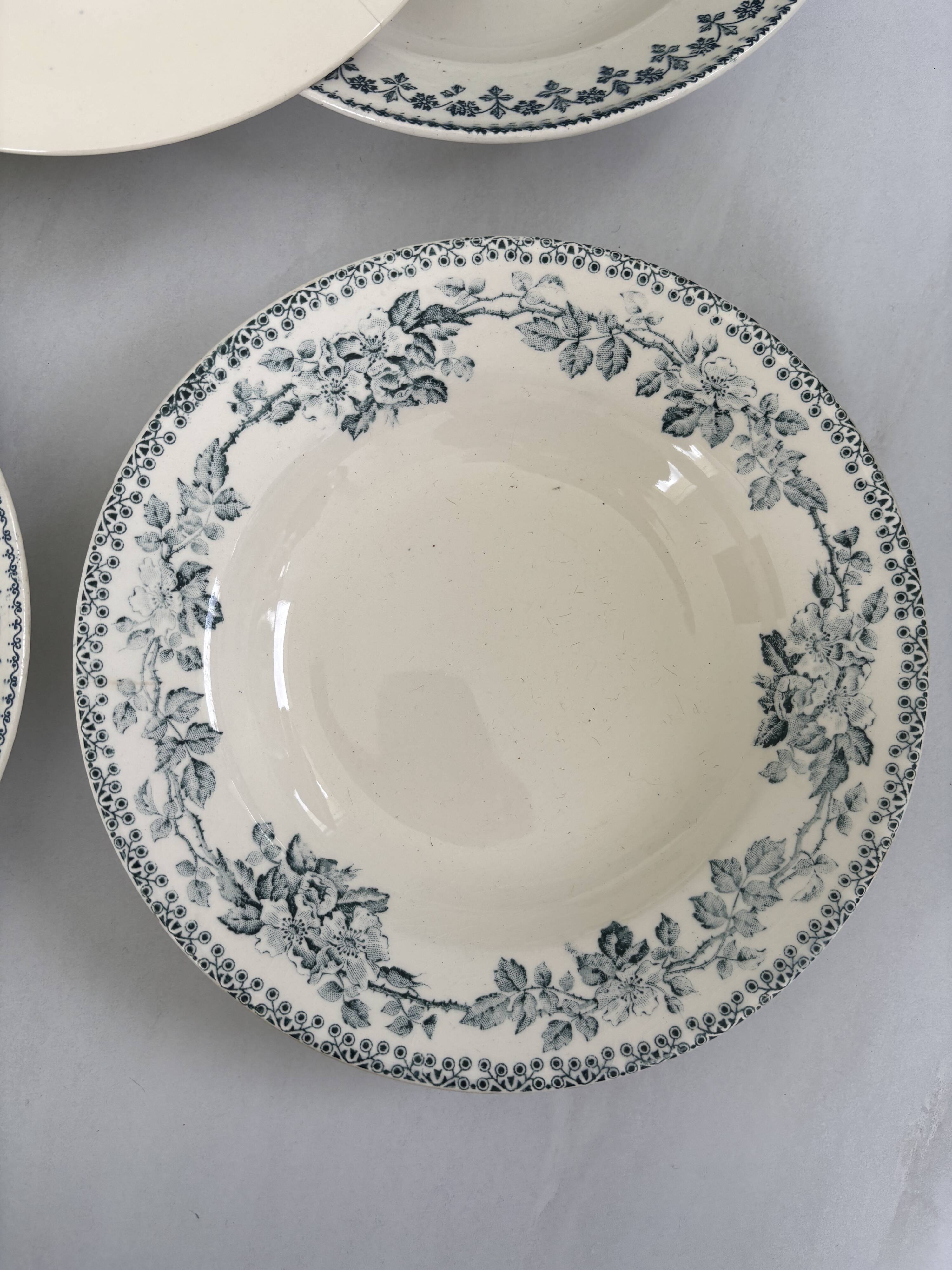 Lot 6 blue ironstone deep plates French earthenware ironstone