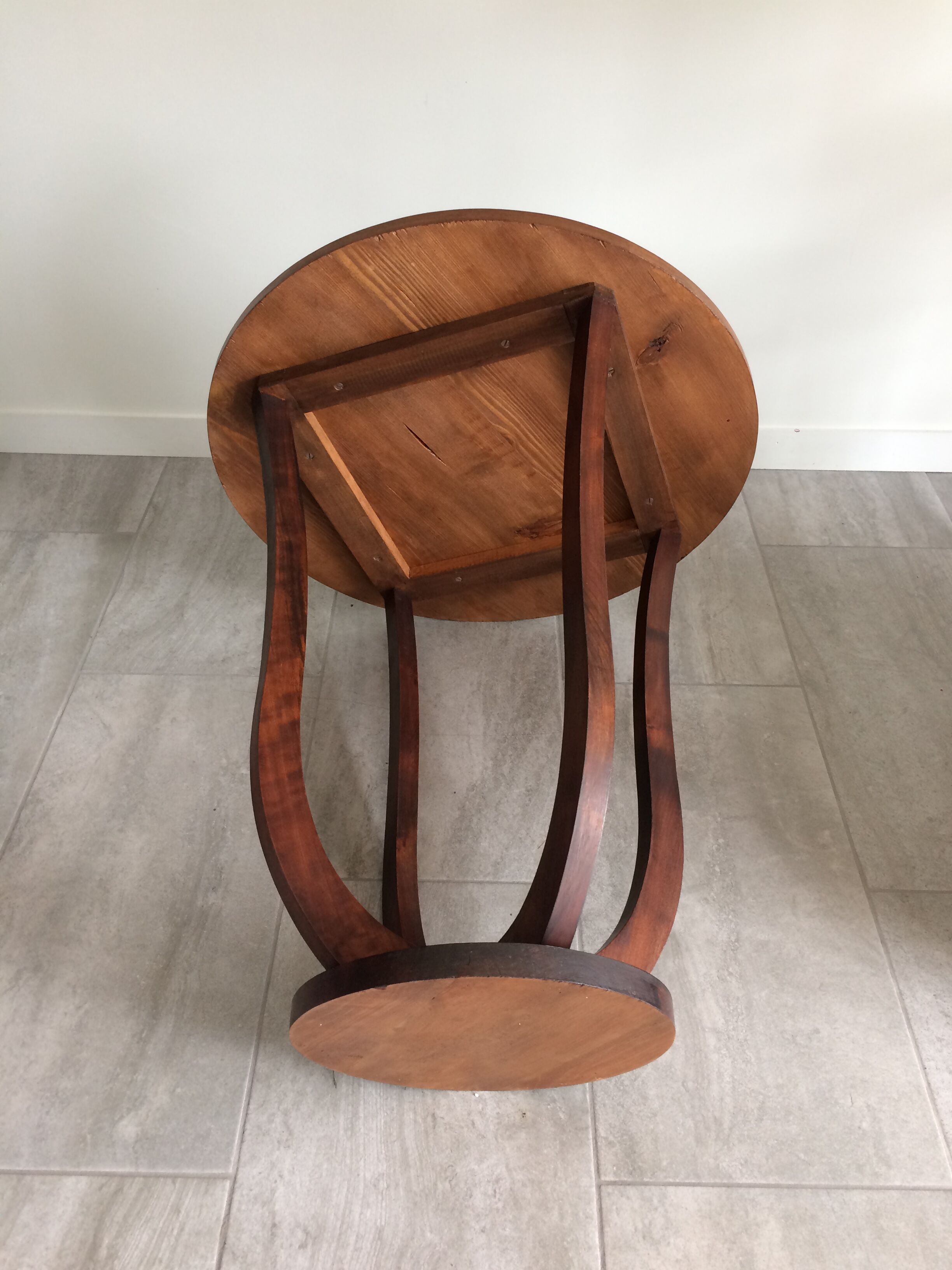 Table d'appoint ronde art déco