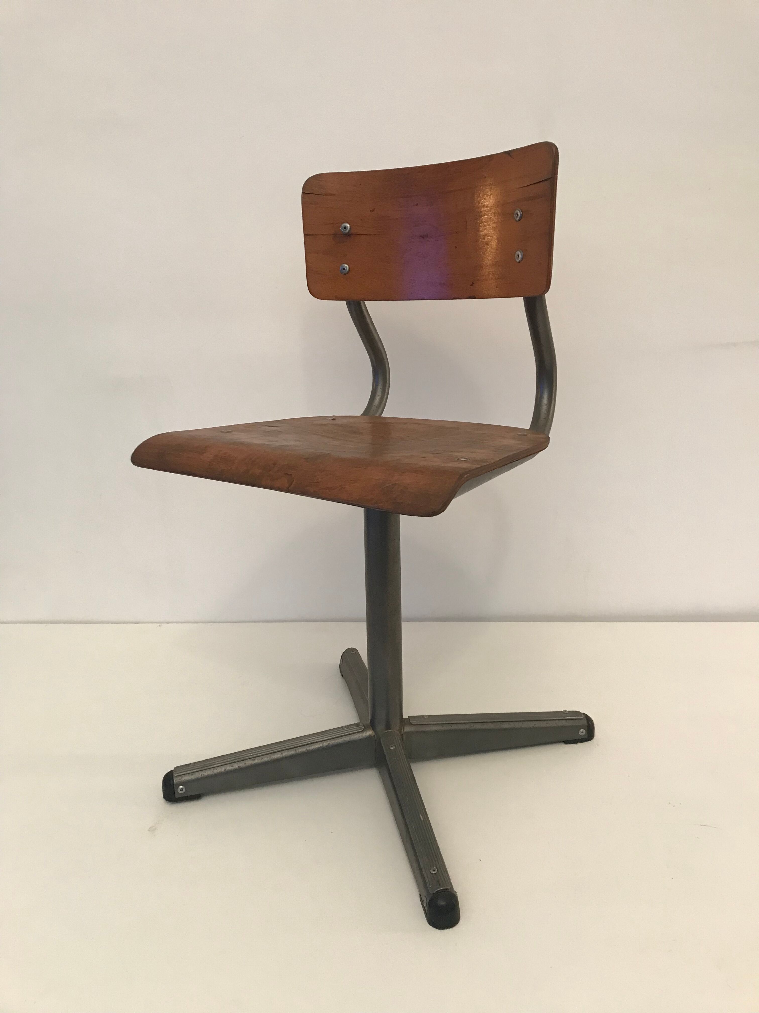 Small industrial chair child 60s