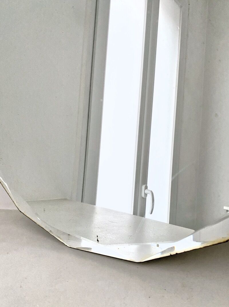 Beveled mirror