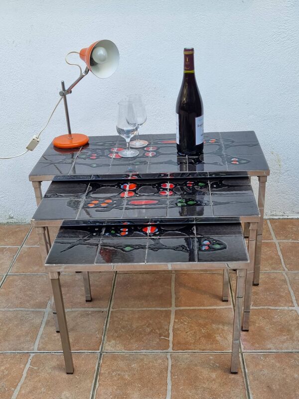 Ensemble de trois tables gigognes style  Belarti, années 60, space age