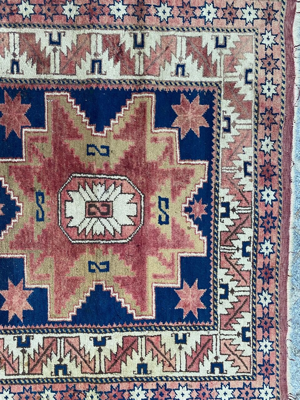 Handmade Turkish vintage carpet 102x190