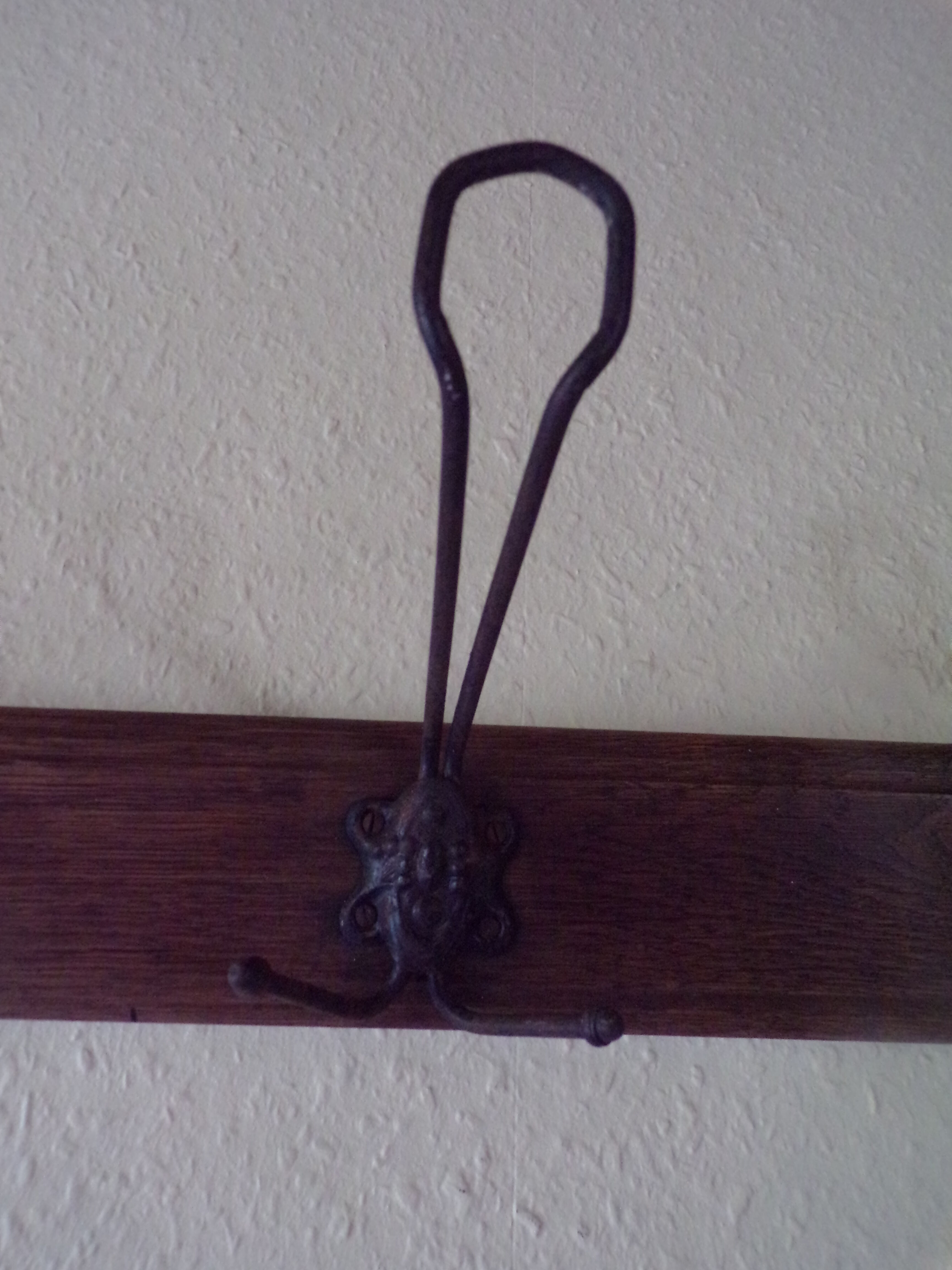 Coatrack with 4 hooks