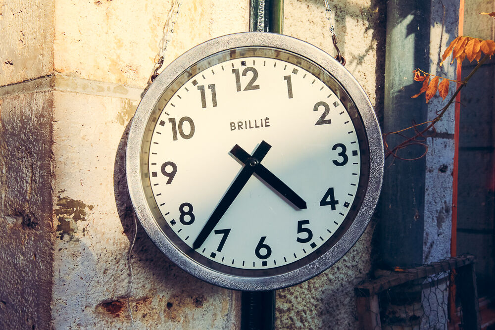 Horloge double face « brillé »