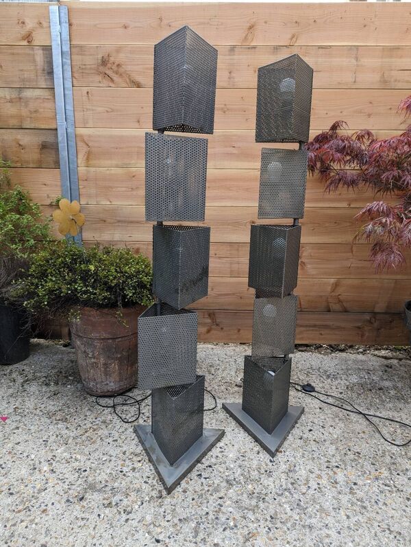 2 lampadaires totem post-moderne 80s