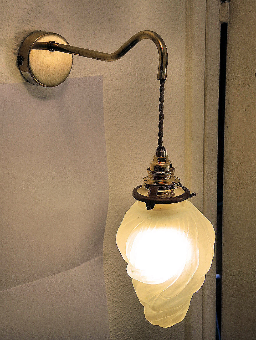 Lantern flame glass paste