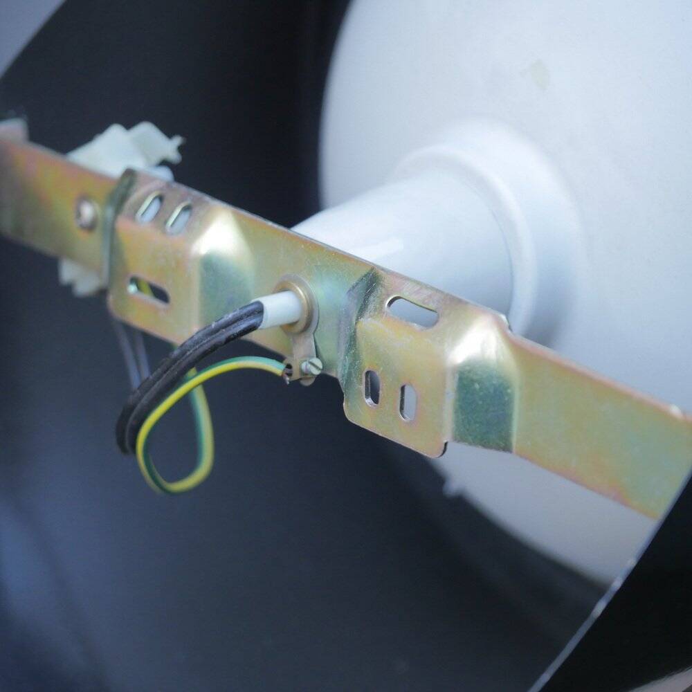 Model 235 wall light by Cini Boeri for Arteluce, Italy, 1970s.