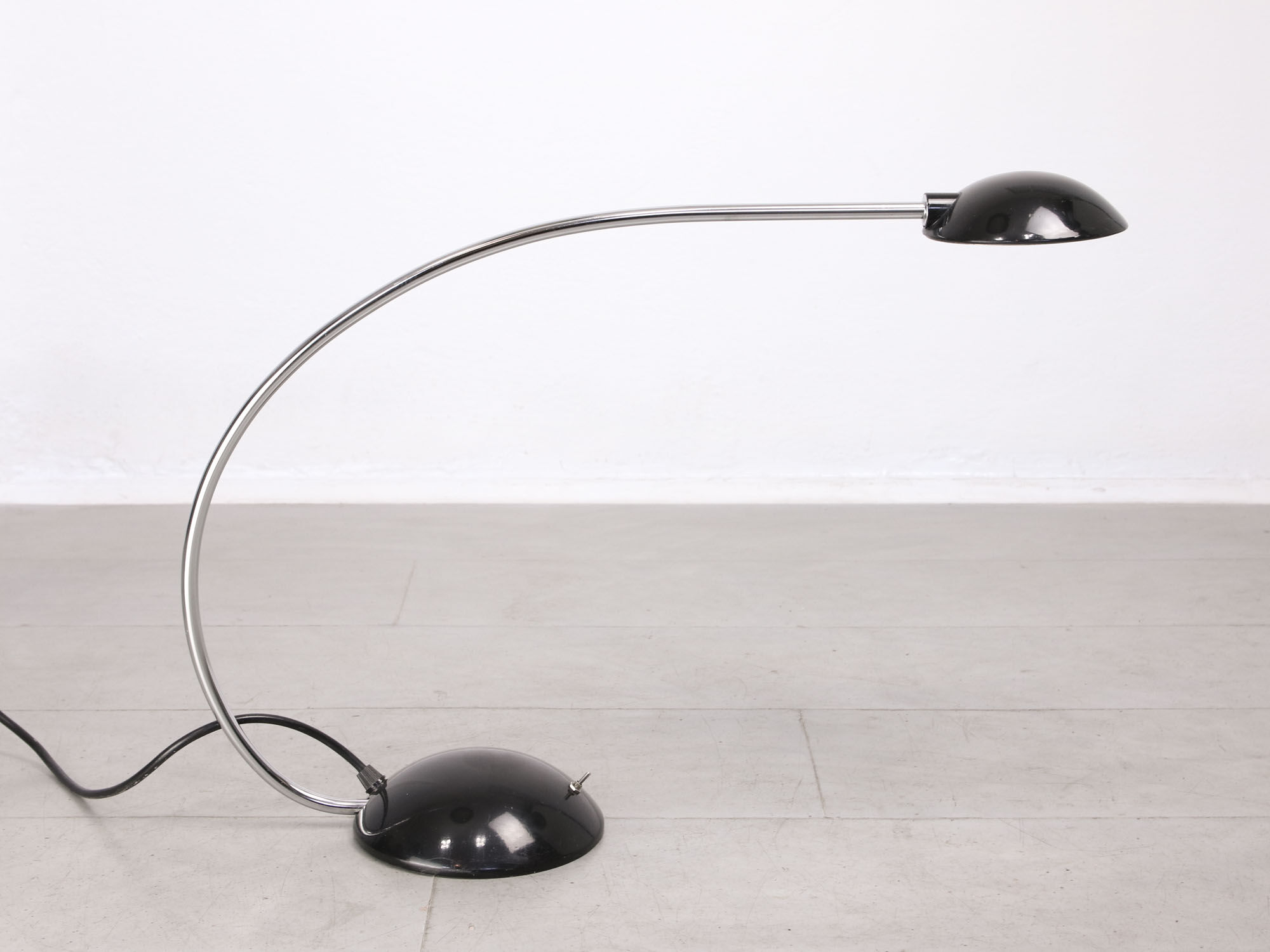 Vintage black & chrome arc table lamp from meblo, 80s